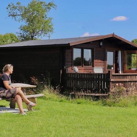 Country Bumpkin - Romantic Couples Stay In Oakhill Cabin Esterno foto