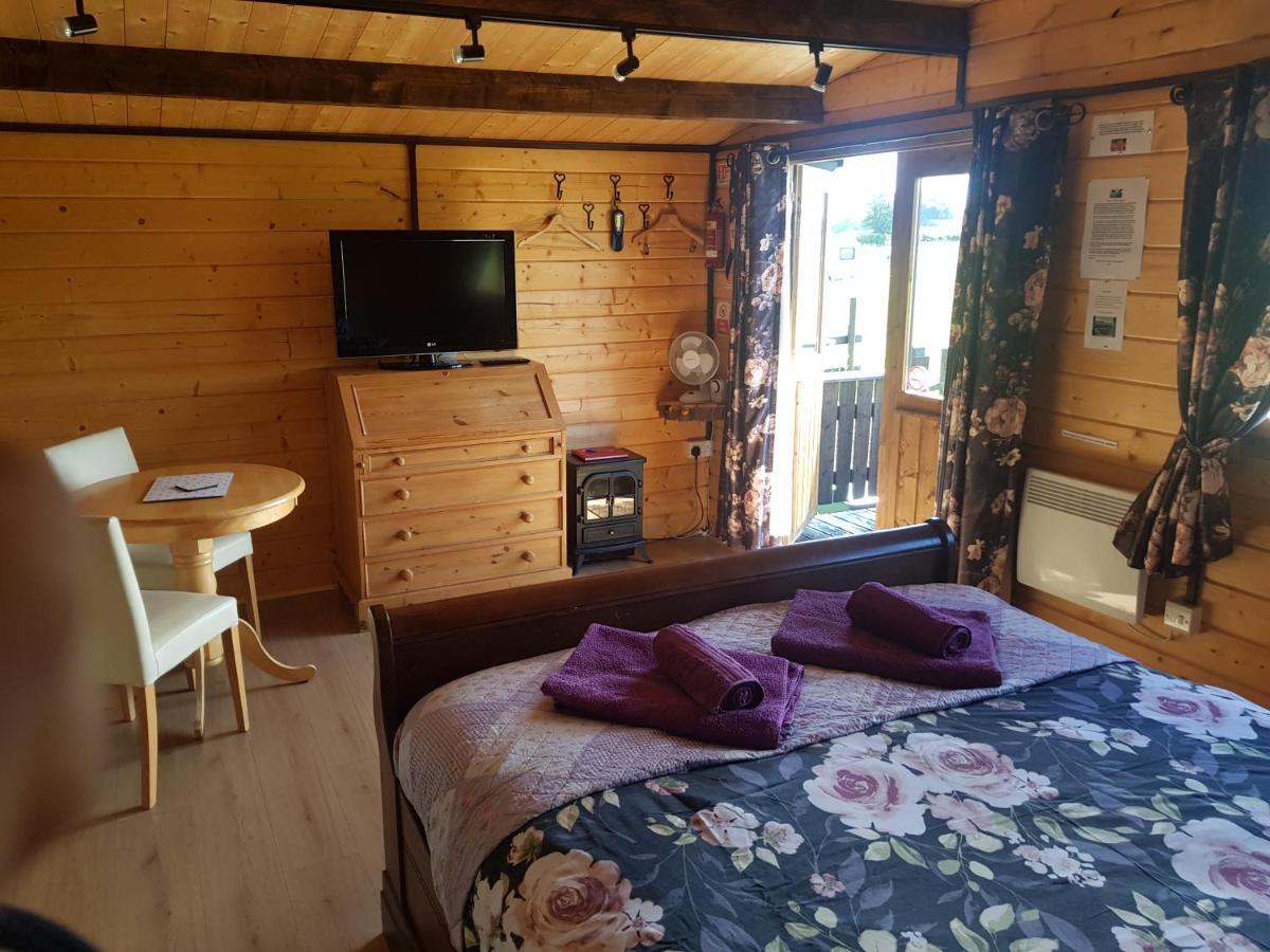 Country Bumpkin - Romantic Couples Stay In Oakhill Cabin Esterno foto