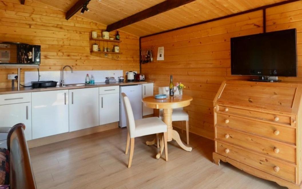 Country Bumpkin - Romantic Couples Stay In Oakhill Cabin Esterno foto